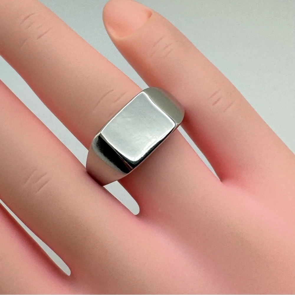 Silver Tone Signet Ring Sz 7 Chunky Bold Minimalist Statement Band